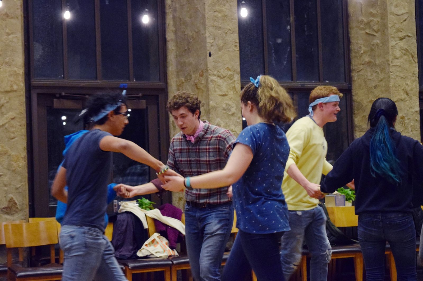 students form groups of 3 to dance