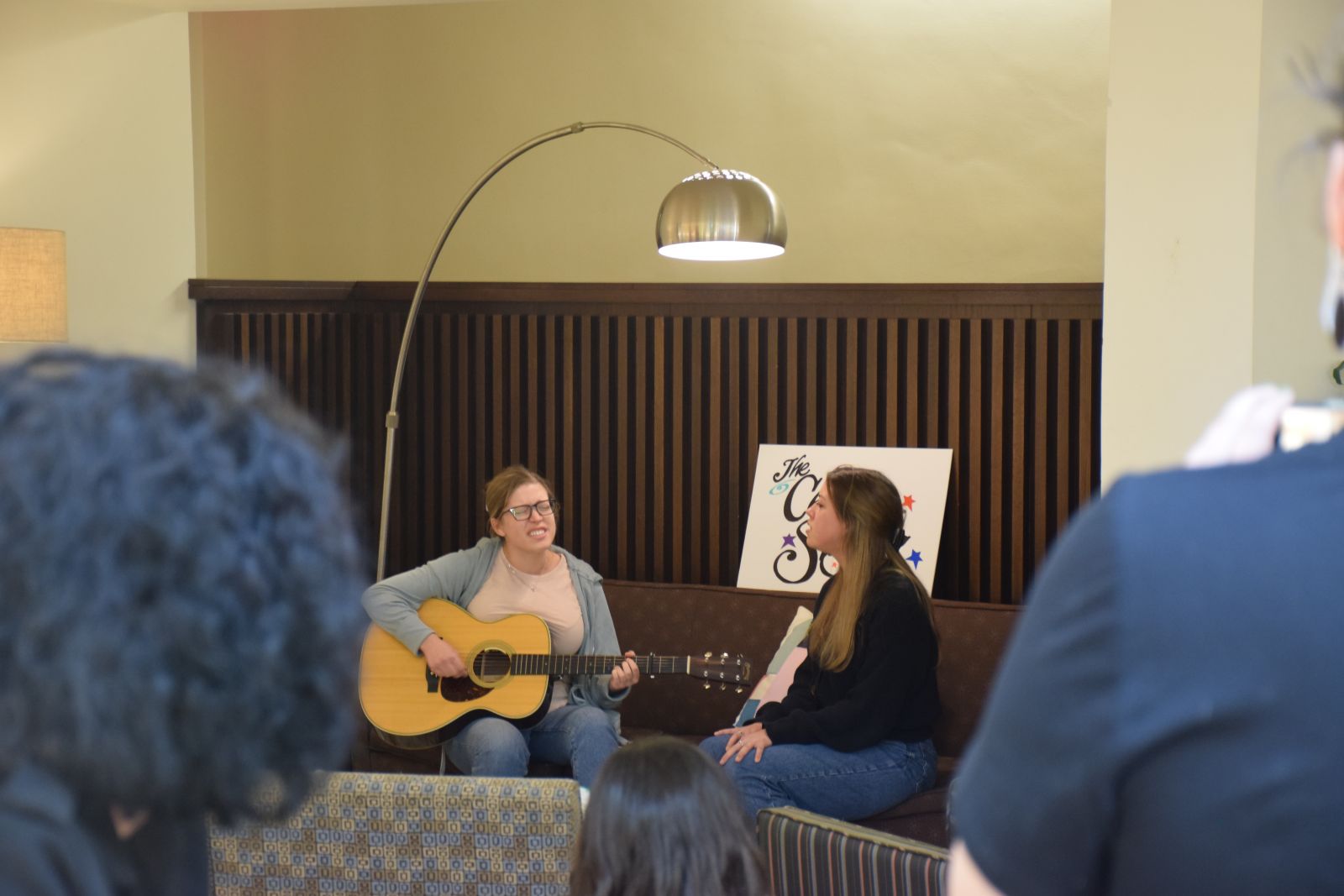 A pop-up performance from a Yale student with a guitar