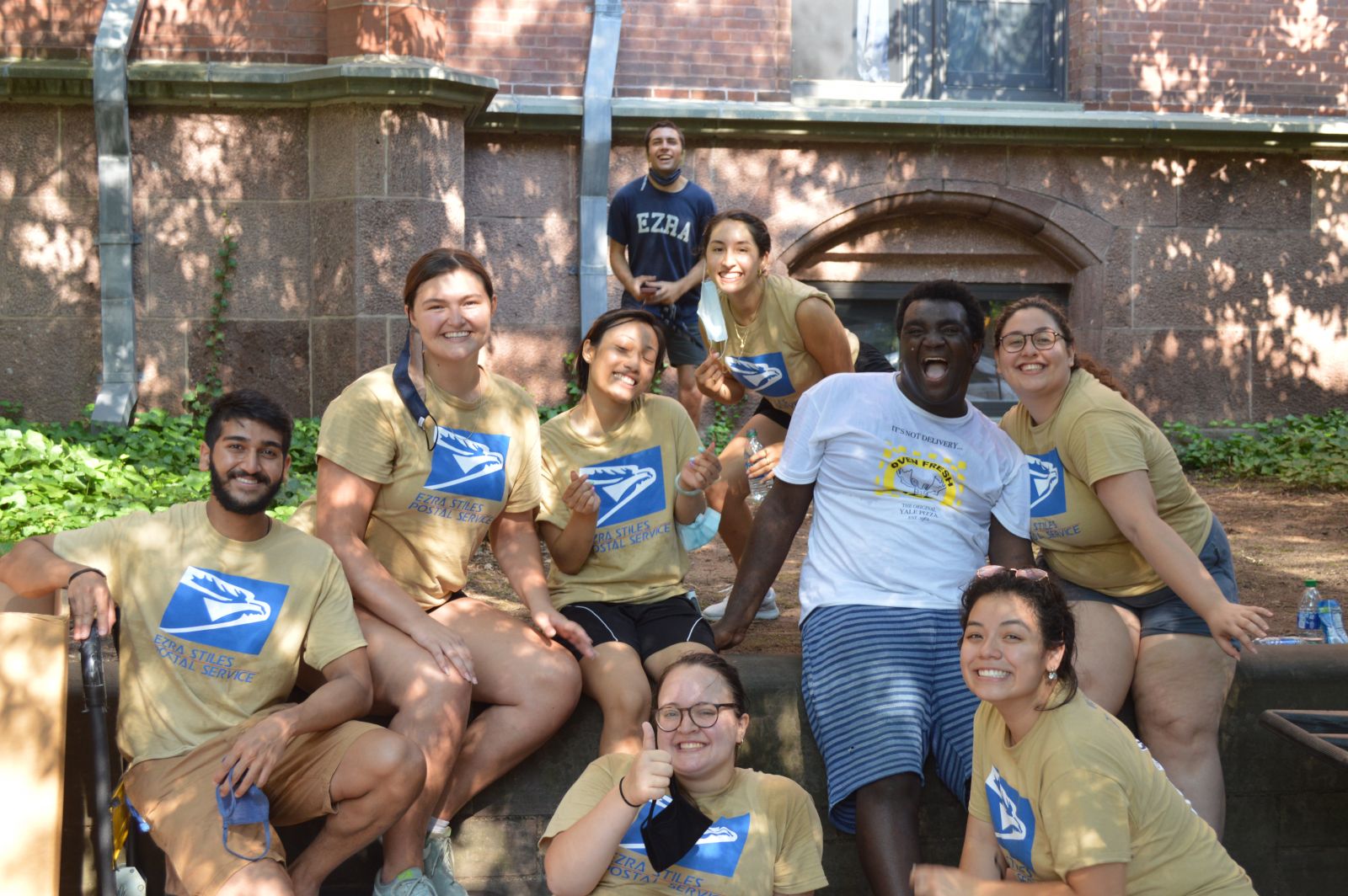 Fall move in volunteers group photo