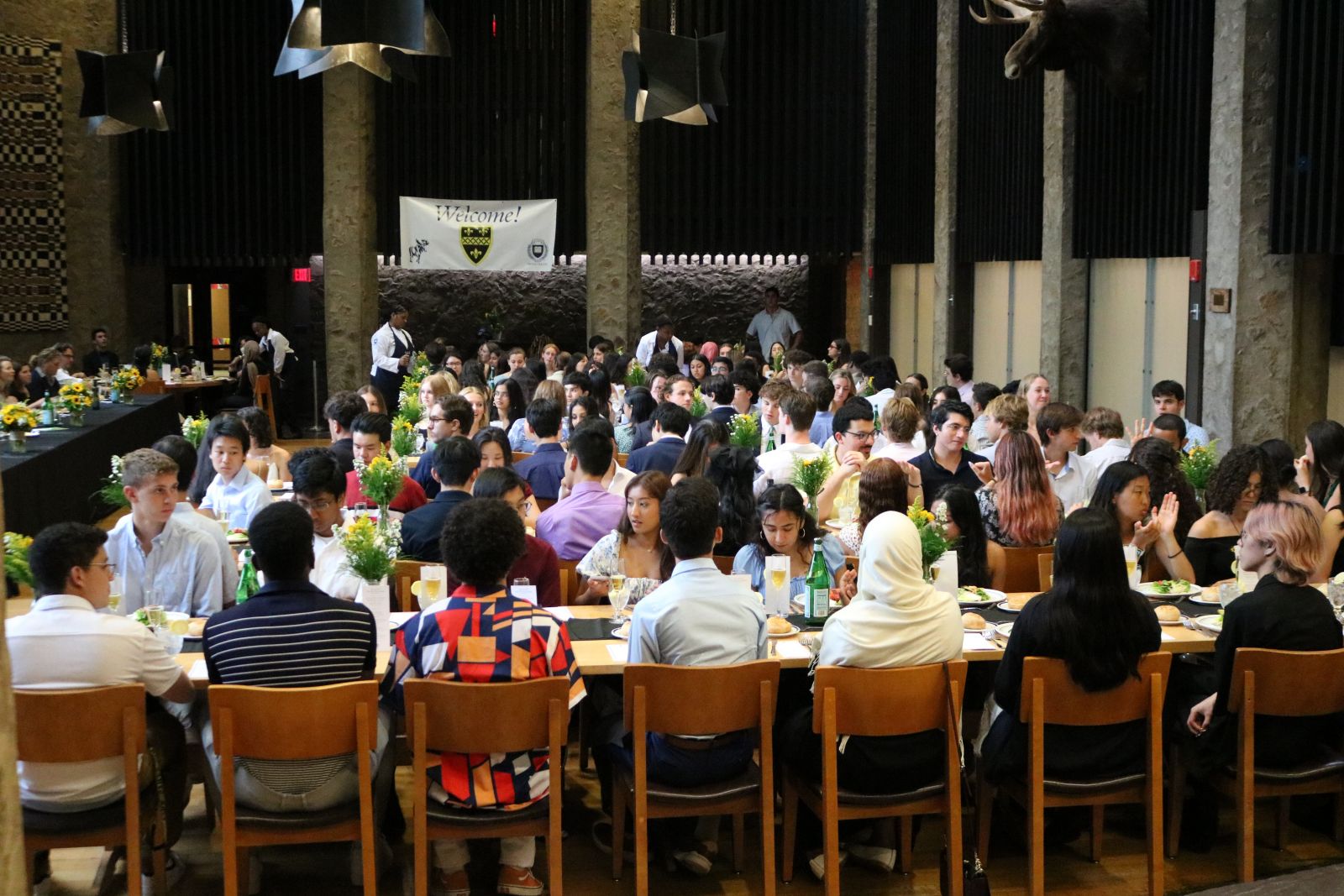 Bird's-eye view of first-year dinner for the Stiles Class of 2027