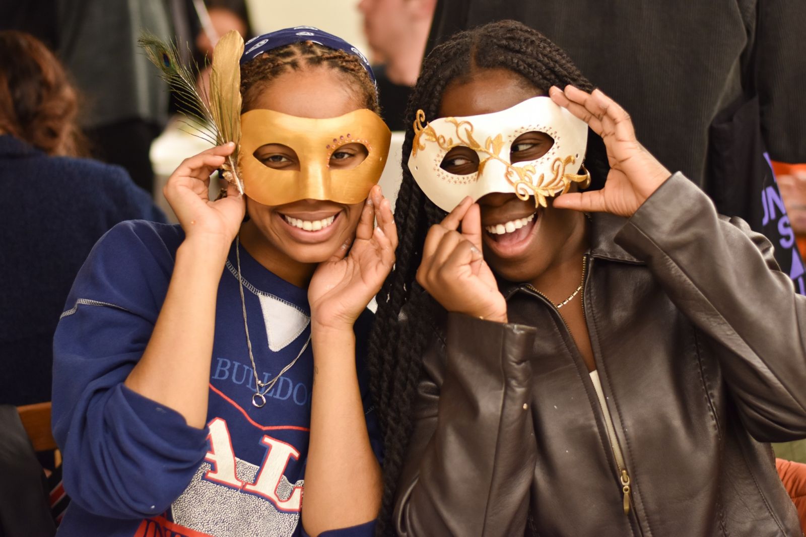 2 Stilesians with masks on