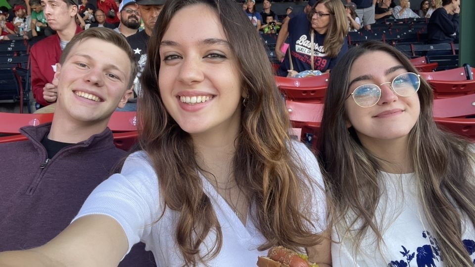 Alina and friends taking a group selfie